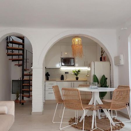 New Boho Home With Balcony, Private Garden And Communal Pool ネルハ エクステリア 写真