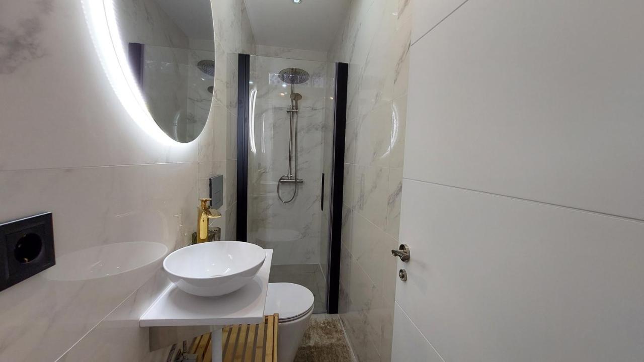 New Boho Home With Balcony, Private Garden And Communal Pool ネルハ エクステリア 写真