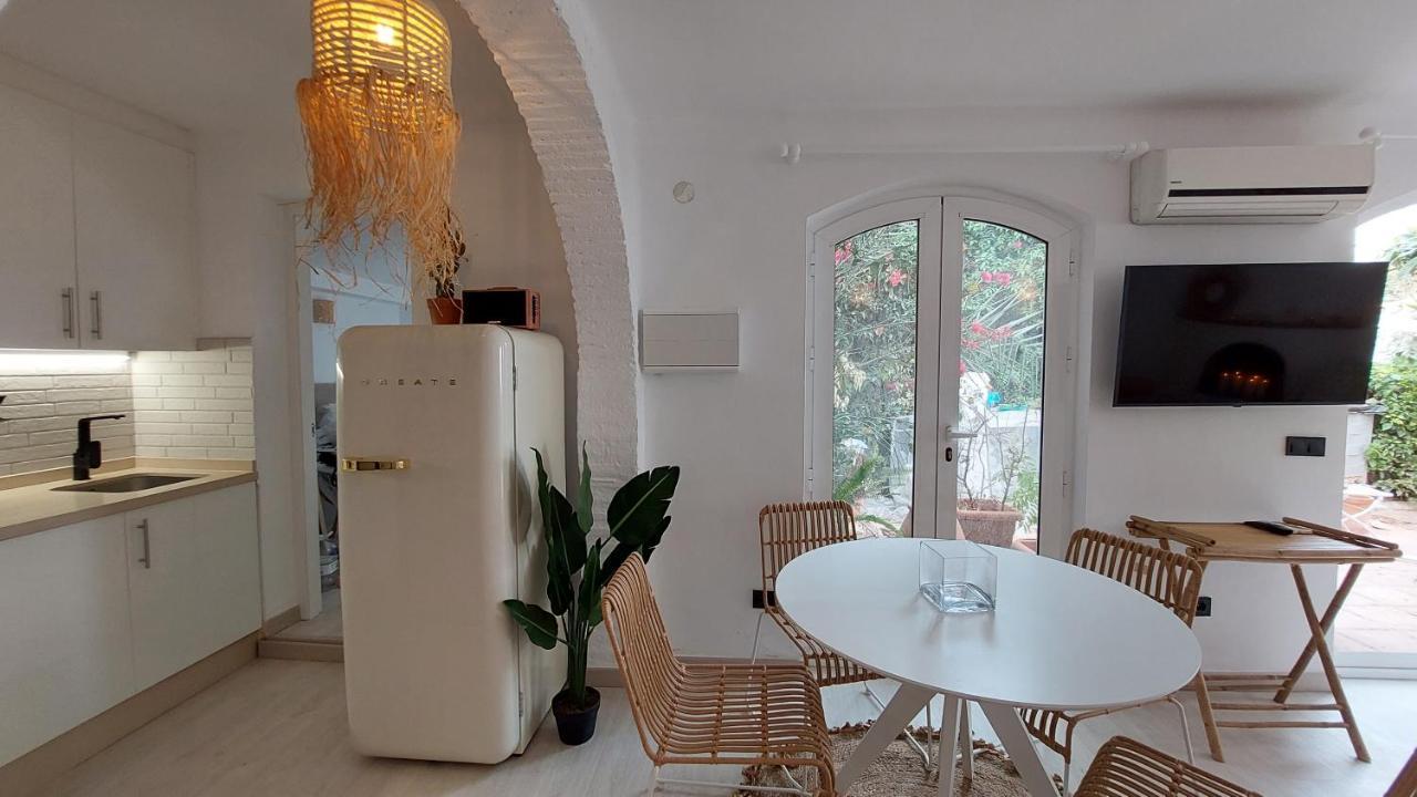 New Boho Home With Balcony, Private Garden And Communal Pool ネルハ エクステリア 写真