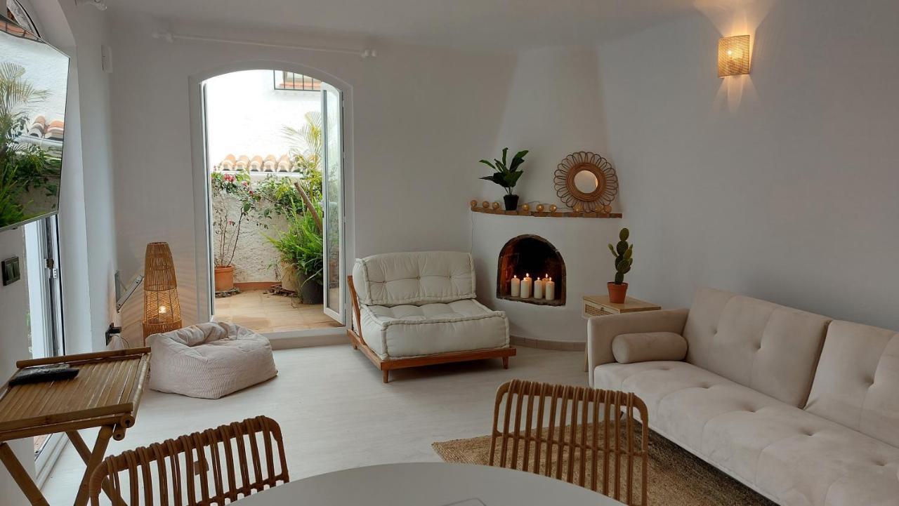New Boho Home With Balcony, Private Garden And Communal Pool ネルハ エクステリア 写真