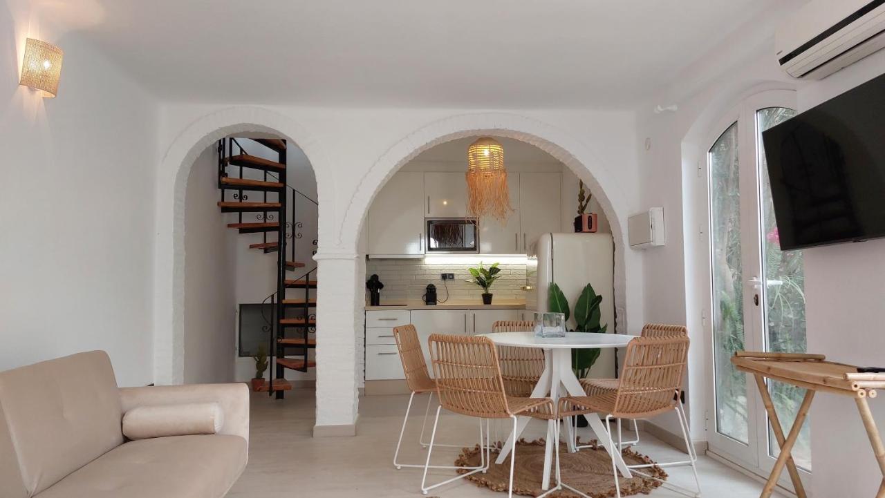 New Boho Home With Balcony, Private Garden And Communal Pool ネルハ エクステリア 写真
