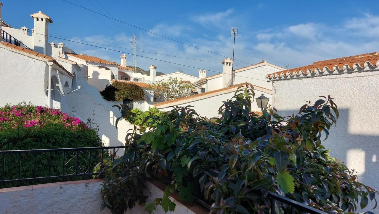 New Boho Home With Balcony, Private Garden And Communal Pool ネルハ エクステリア 写真