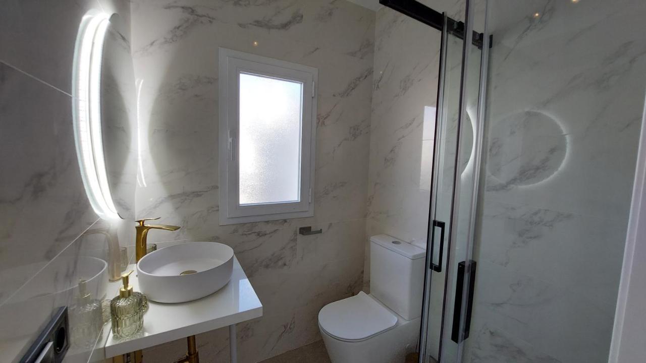 New Boho Home With Balcony, Private Garden And Communal Pool ネルハ エクステリア 写真
