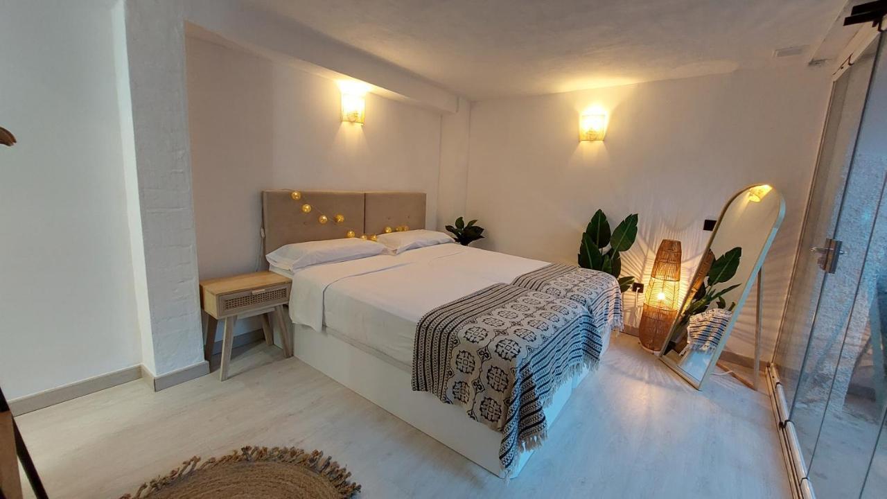 New Boho Home With Balcony, Private Garden And Communal Pool ネルハ エクステリア 写真