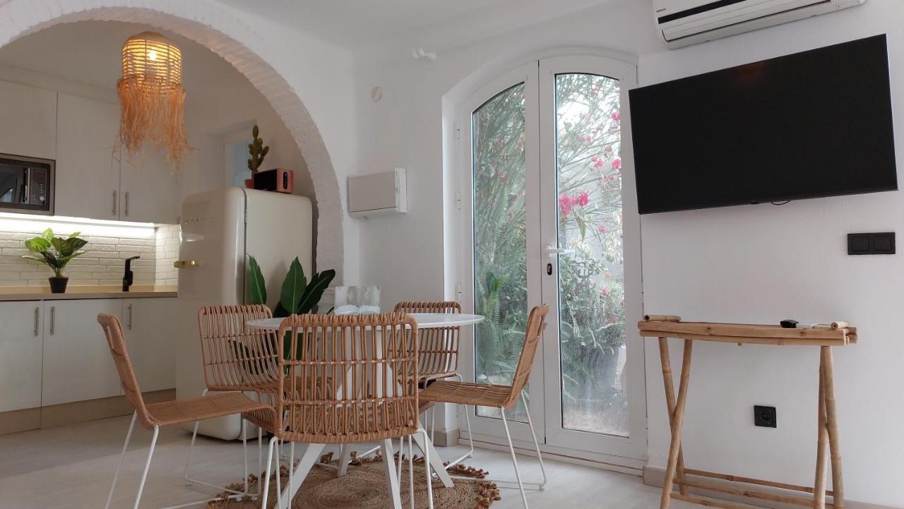 New Boho Home With Balcony, Private Garden And Communal Pool ネルハ エクステリア 写真